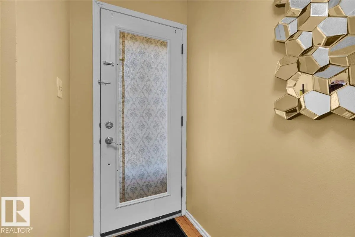 18708 57 AV NW