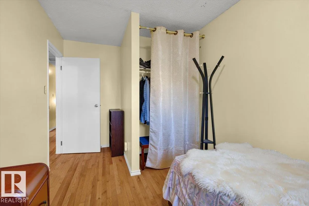 18708 57 AV NW