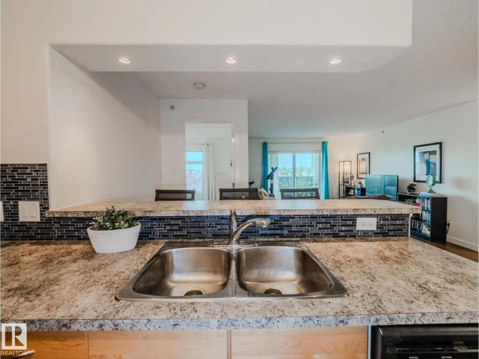#431 11603 ELLERSLIE RD SW