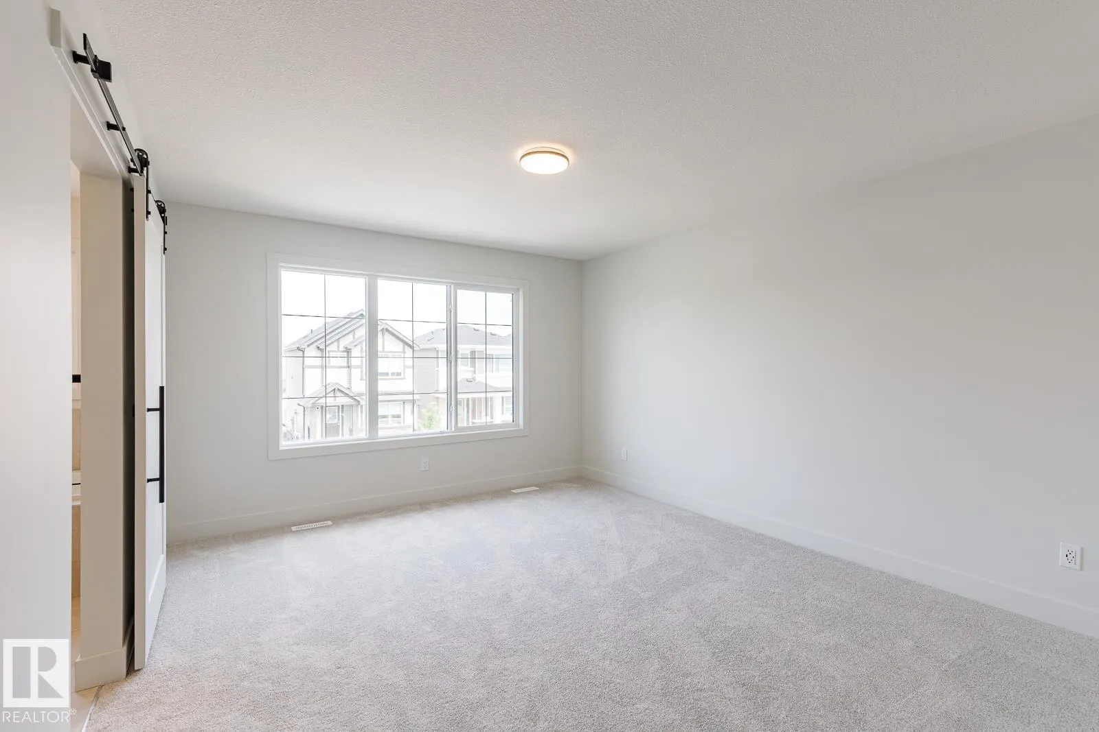 6235 175 AV NW