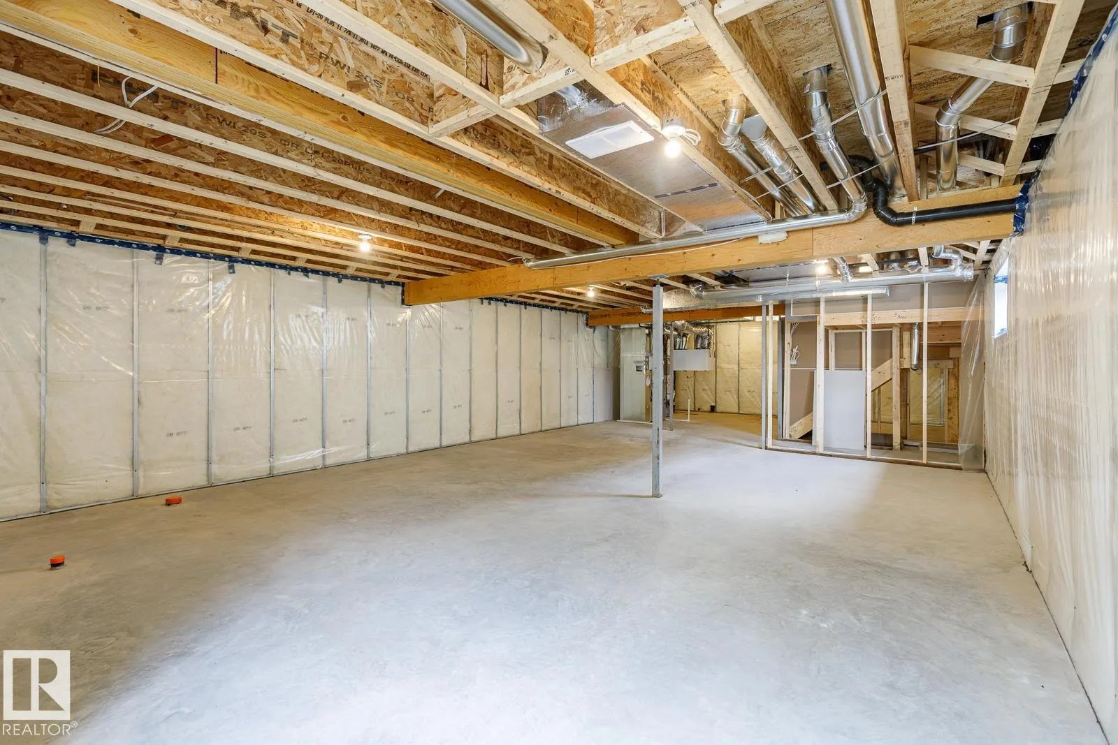 6235 175 AV NW