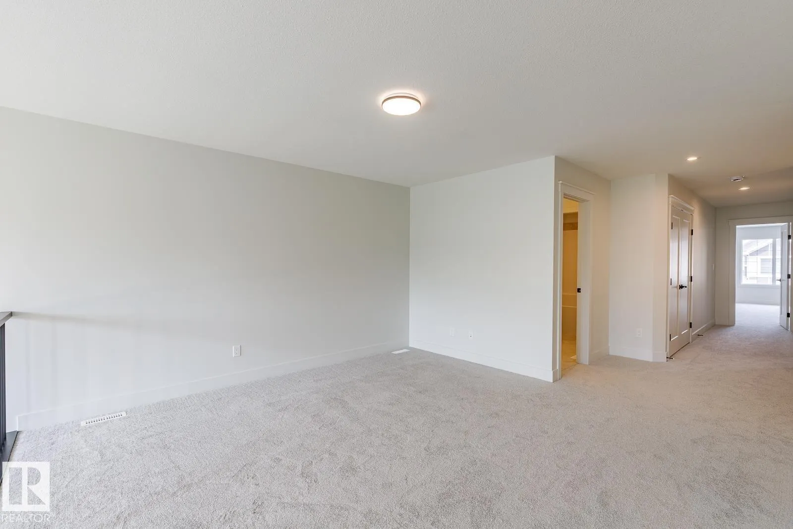 6235 175 AV NW