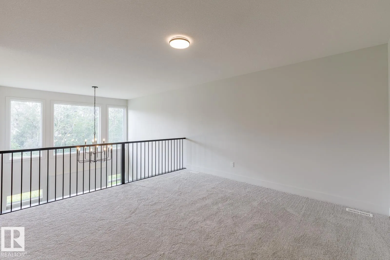 6235 175 AV NW