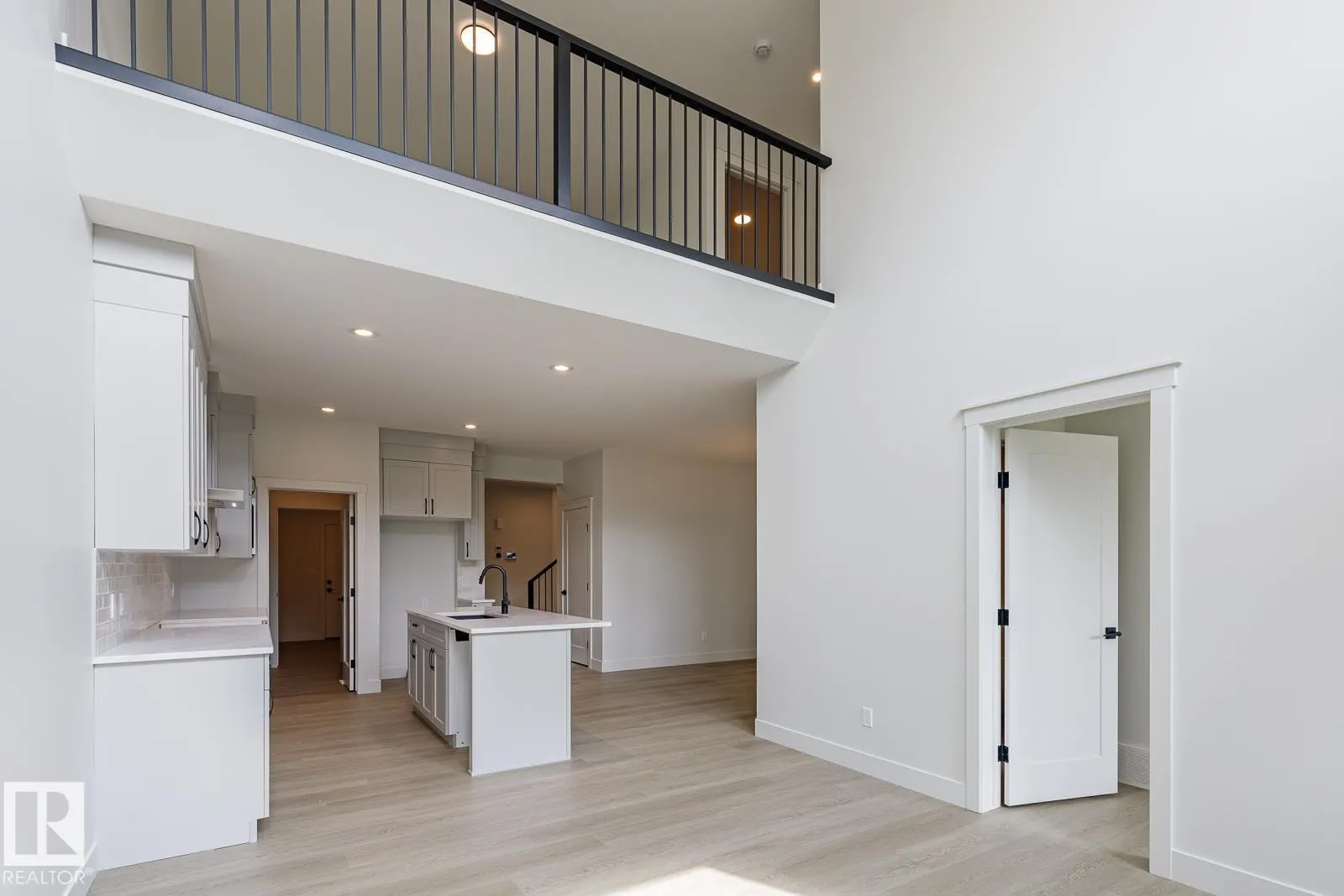 6235 175 AV NW
