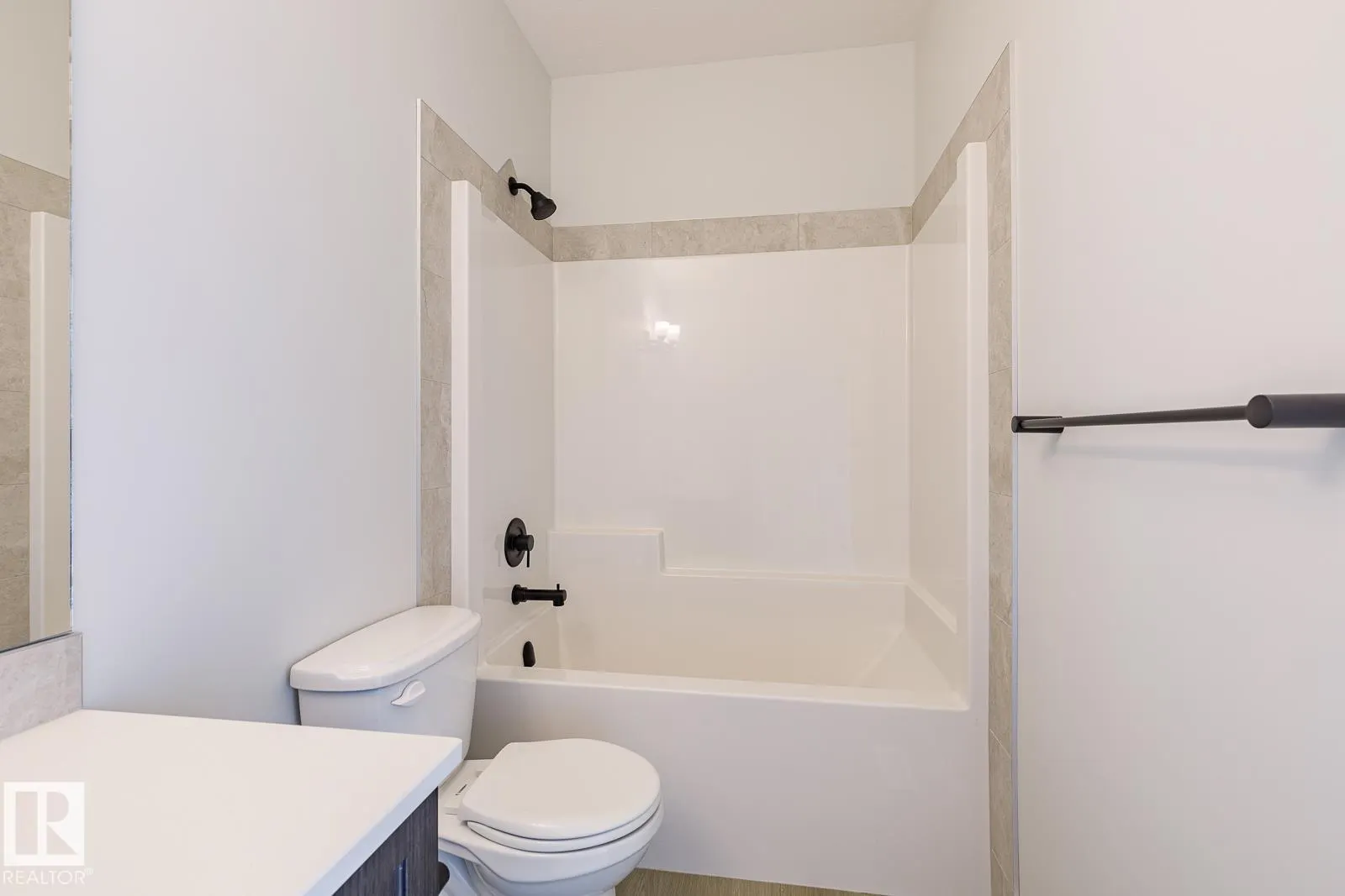 6235 175 AV NW