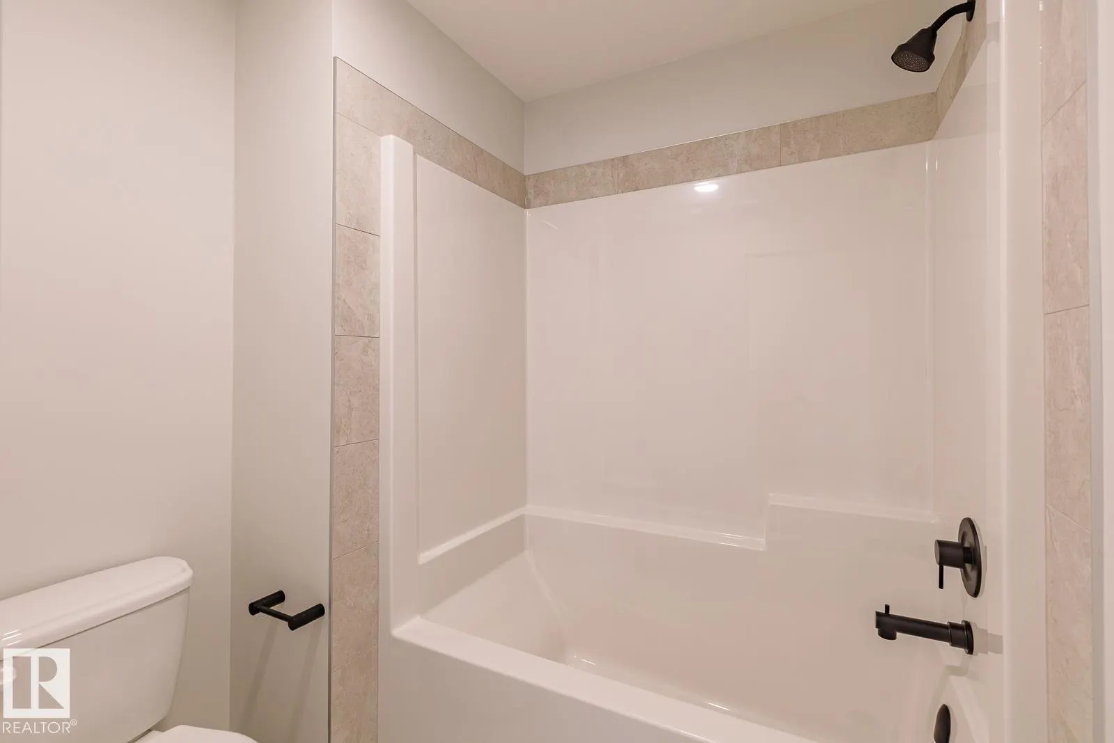 6235 175 AV NW