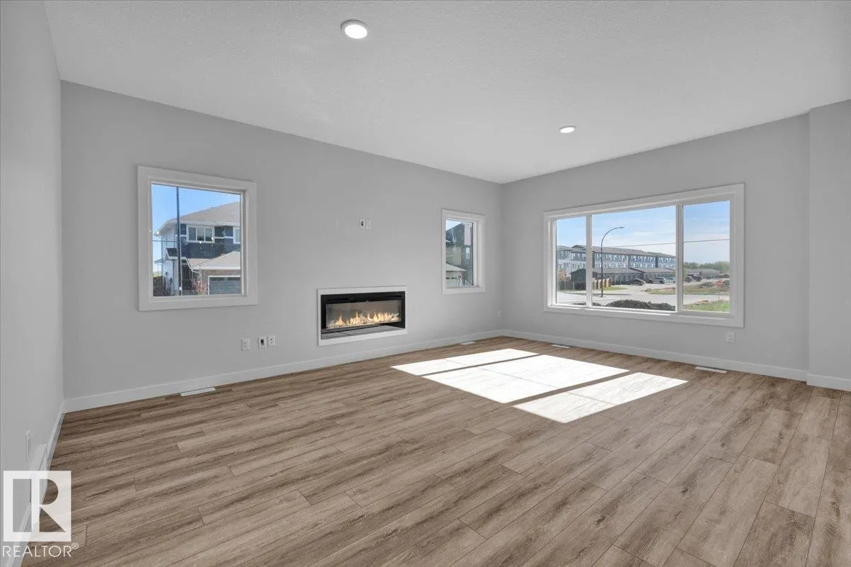 215 RAVINE DR