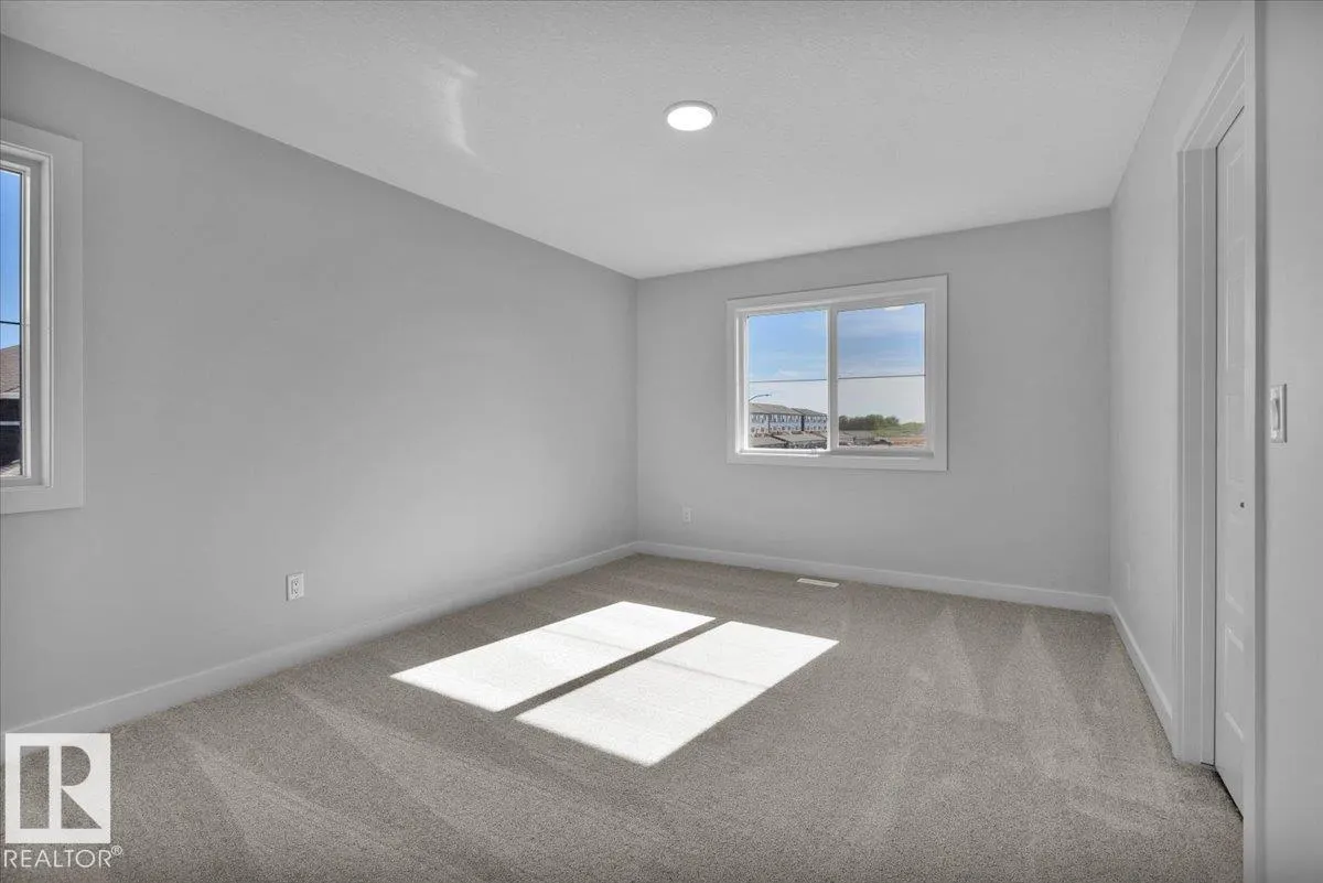 215 RAVINE DR