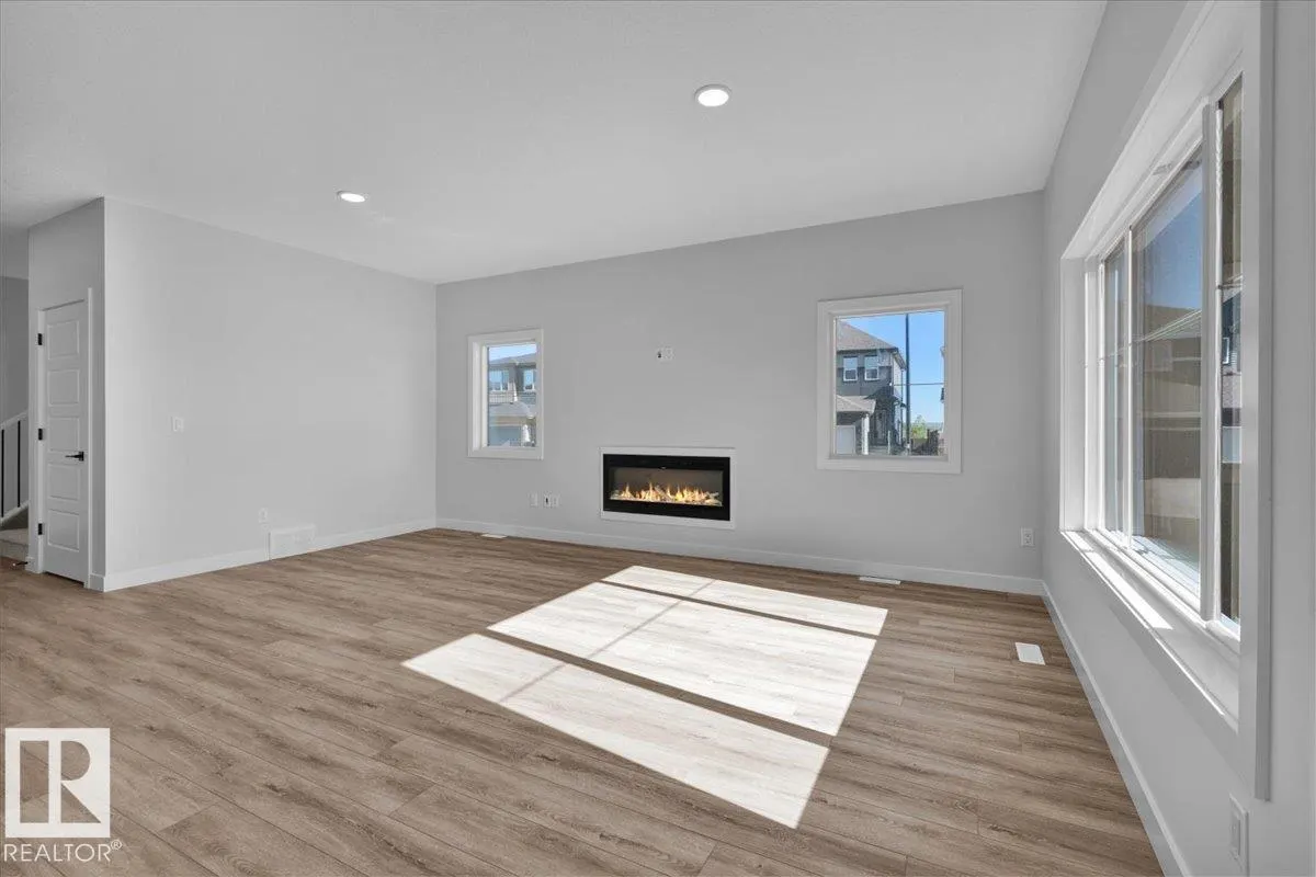 215 RAVINE DR