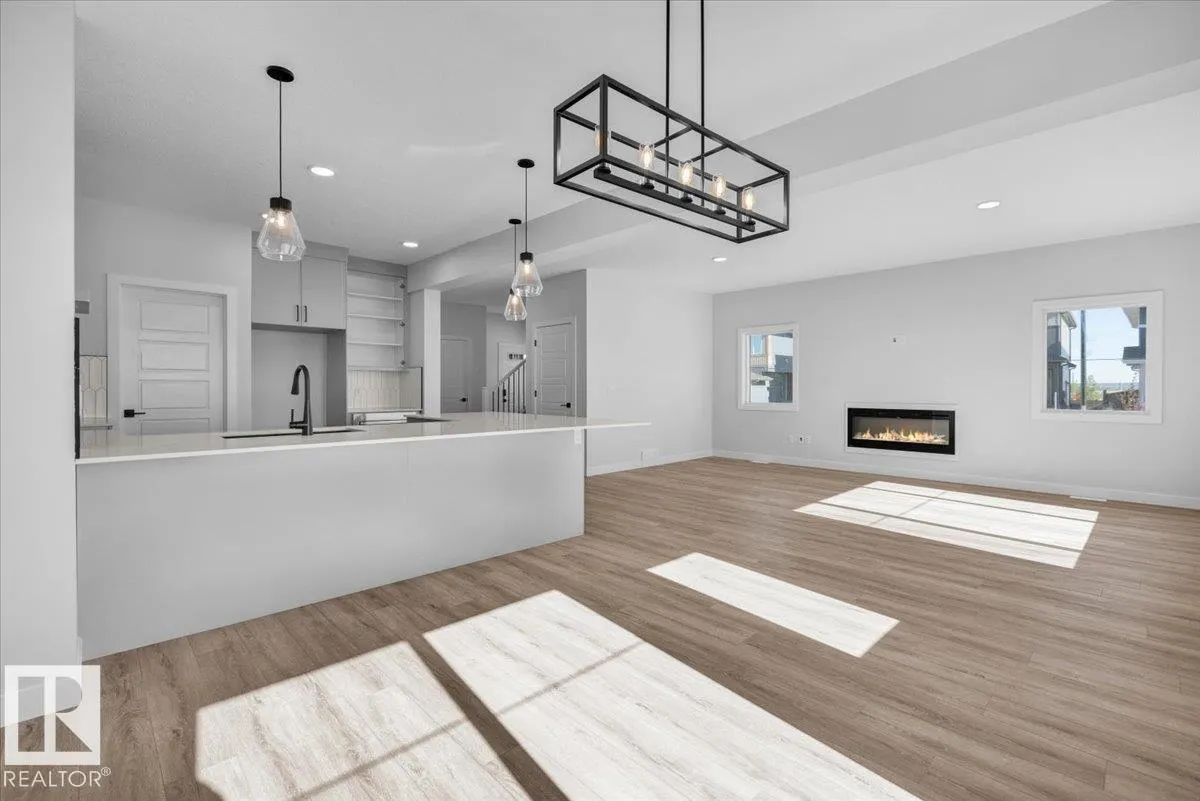 215 RAVINE DR