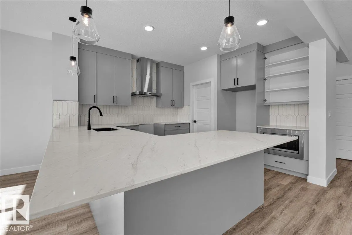 215 RAVINE DR