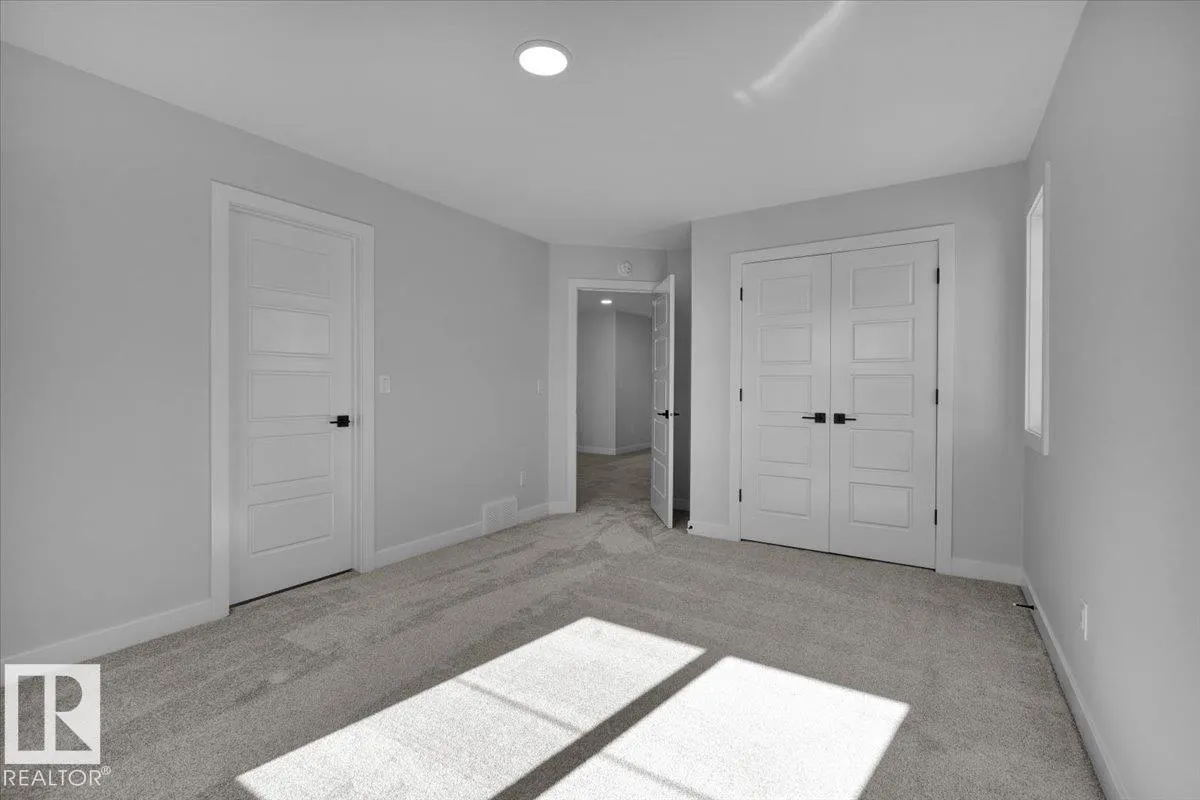 215 RAVINE DR