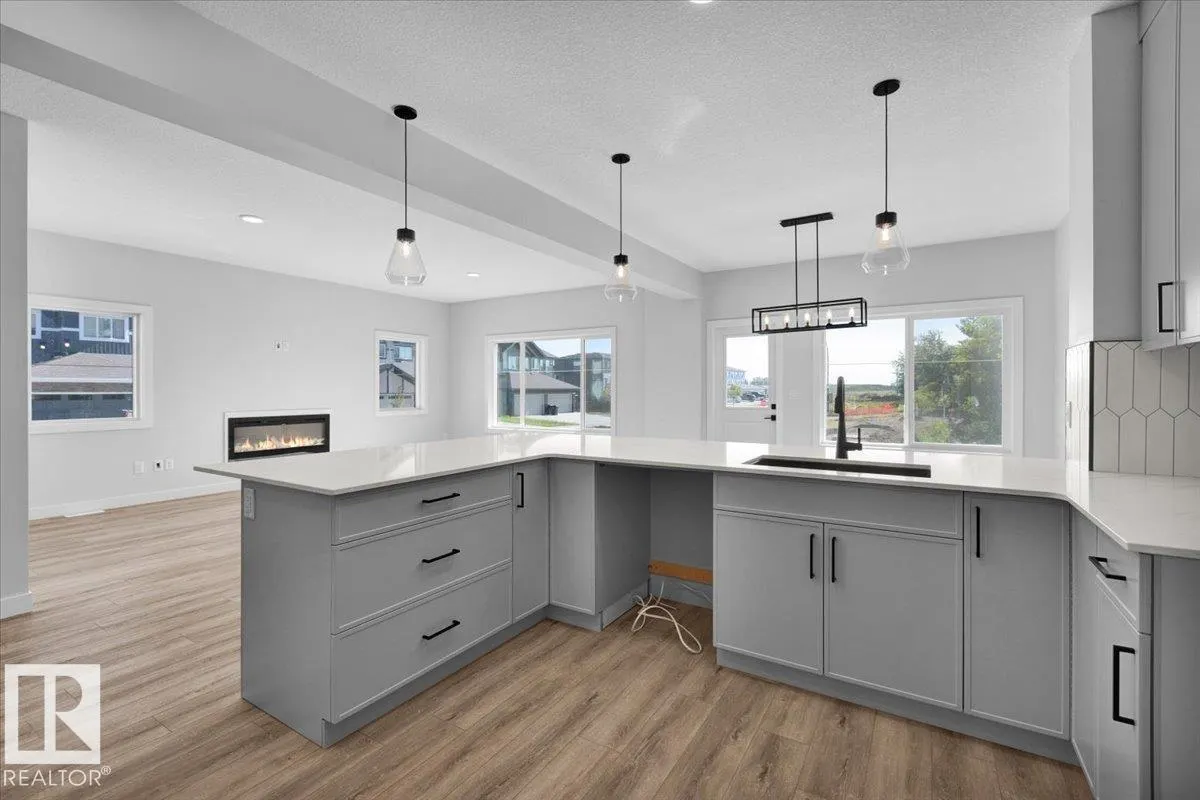 215 RAVINE DR