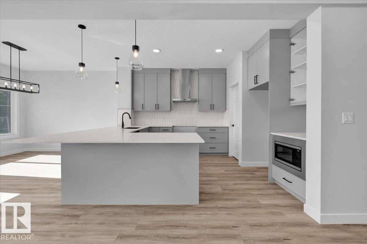 215 RAVINE DR