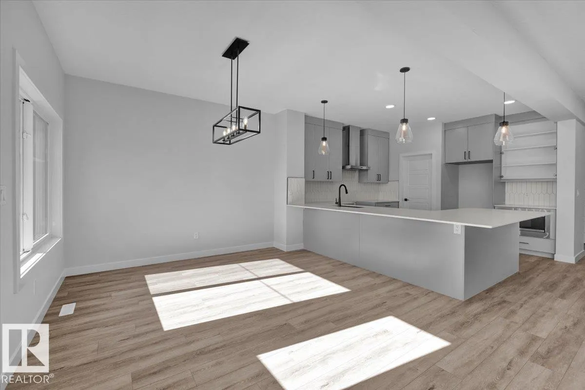 215 RAVINE DR