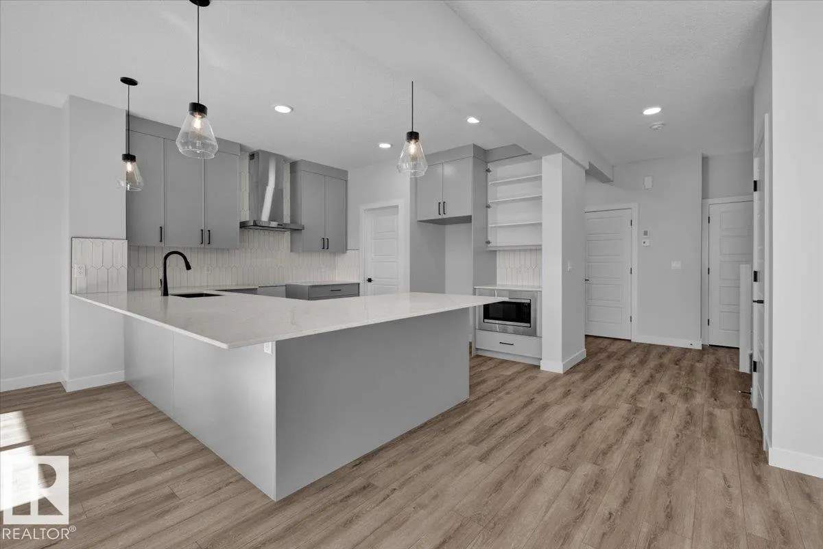 215 RAVINE DR