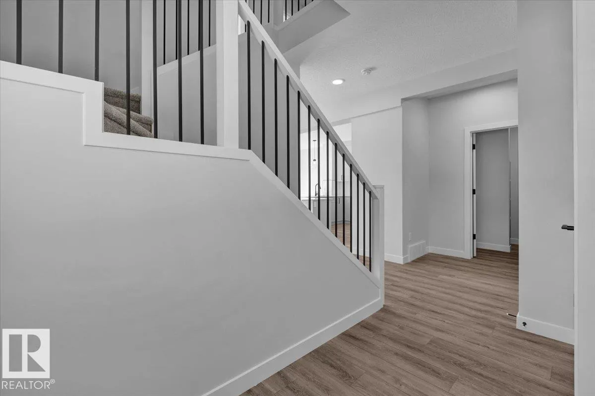 215 RAVINE DR