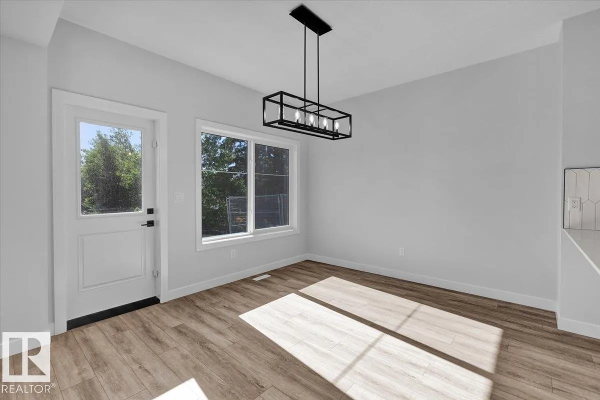215 RAVINE DR
