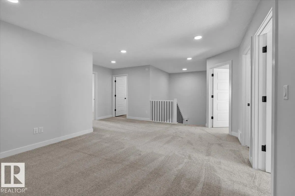 215 RAVINE DR