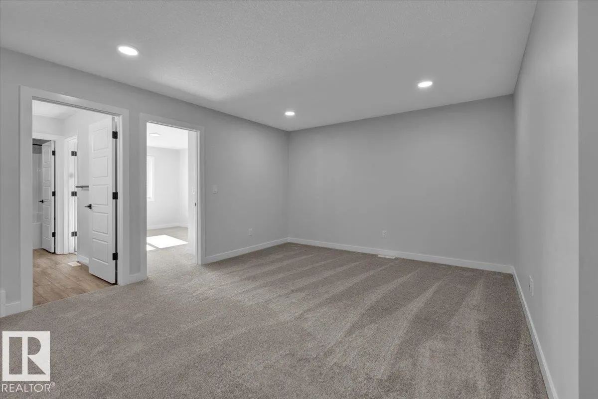 215 RAVINE DR