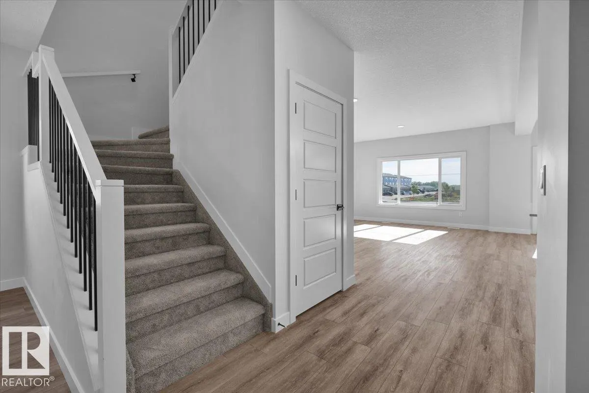 215 RAVINE DR