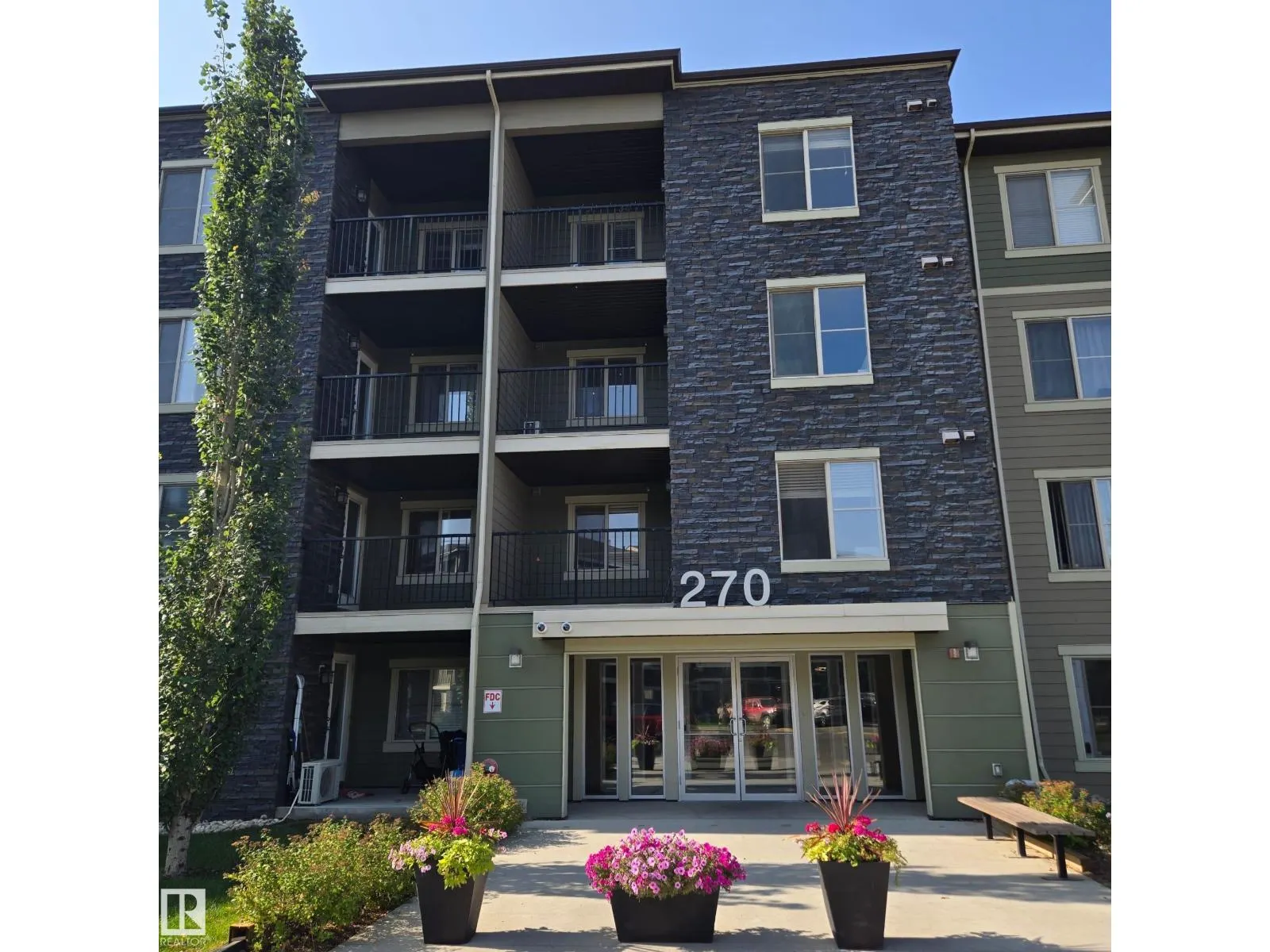 #122 270 MCCONACHIE DR NW
