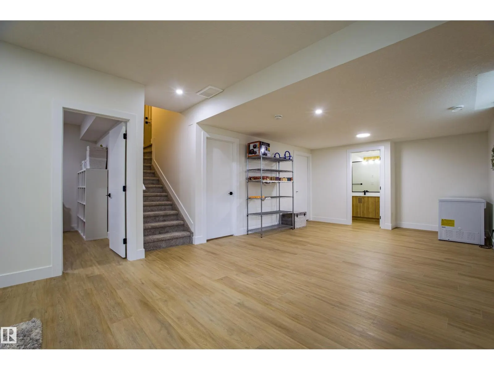 22232 82 AV NW
