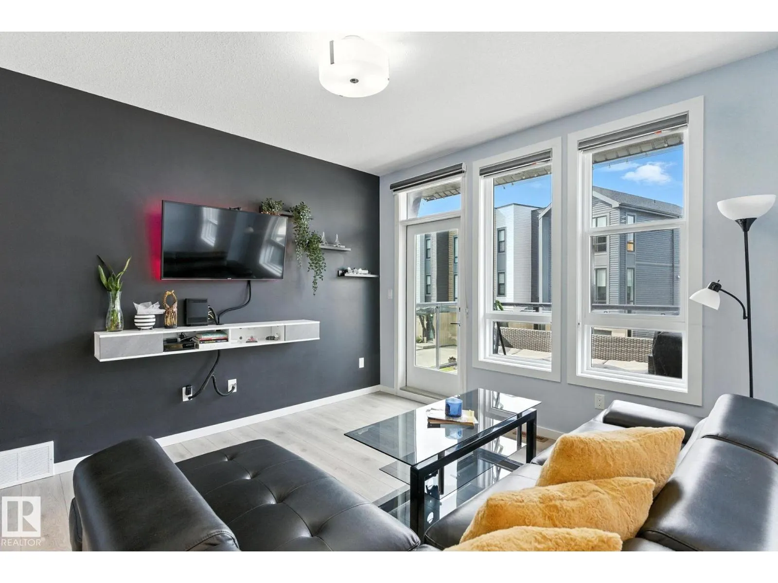 #105 1304 RUTHERFORD RD SW