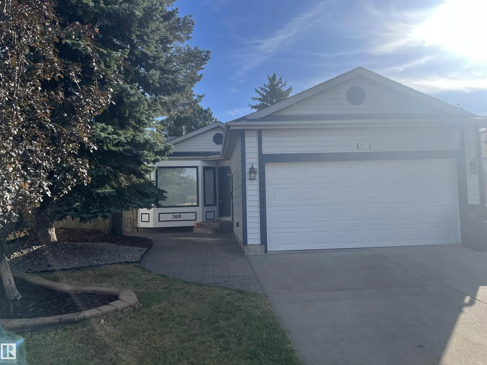 3619 27 AV NW
