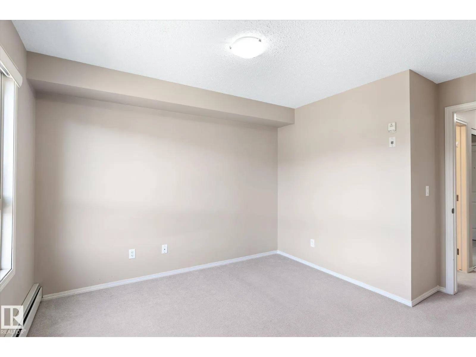 #404 17003 67 AV NW