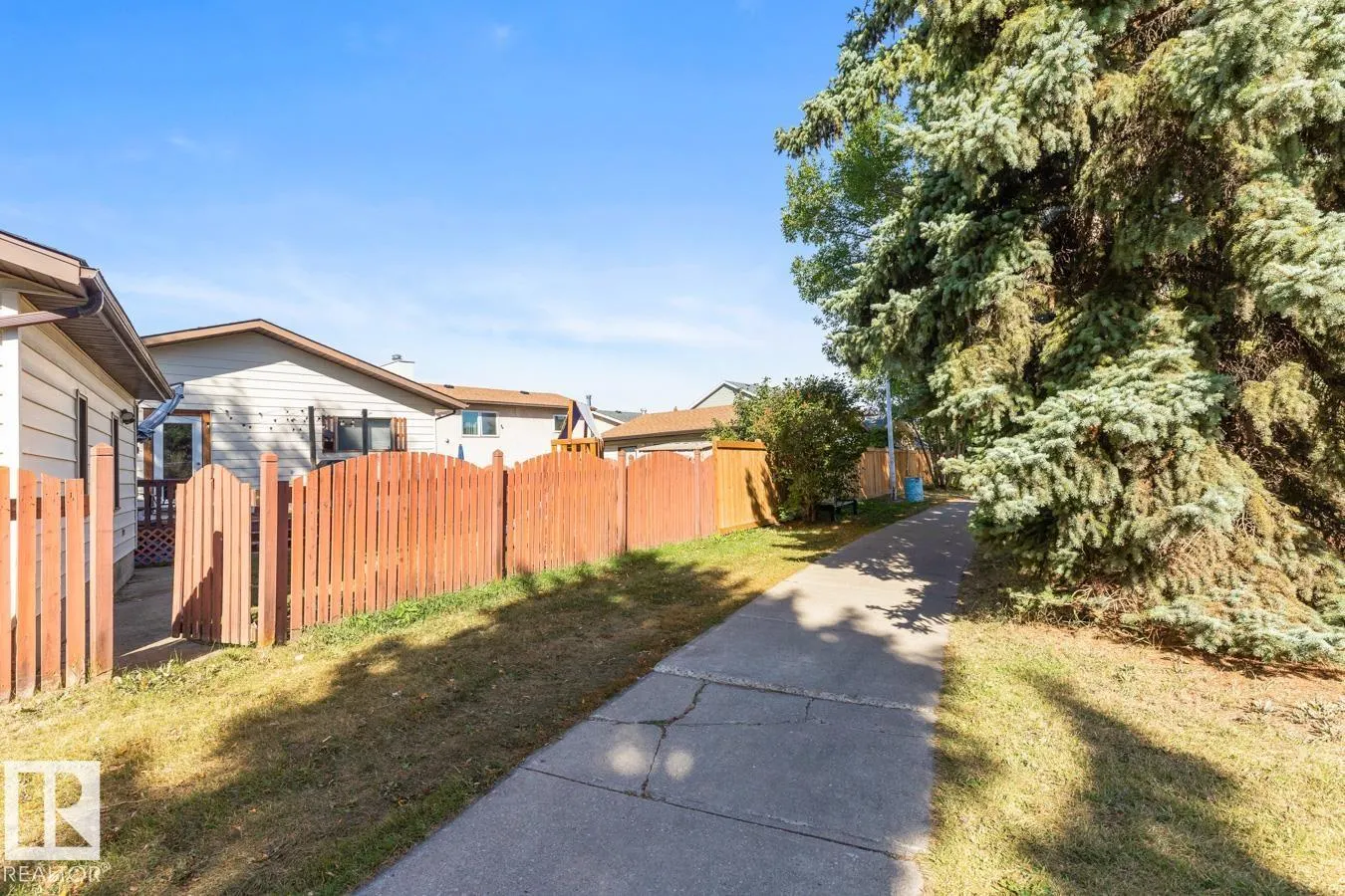 17507 93 ST NW