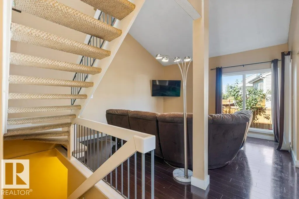 216 CHATEAU PL NW