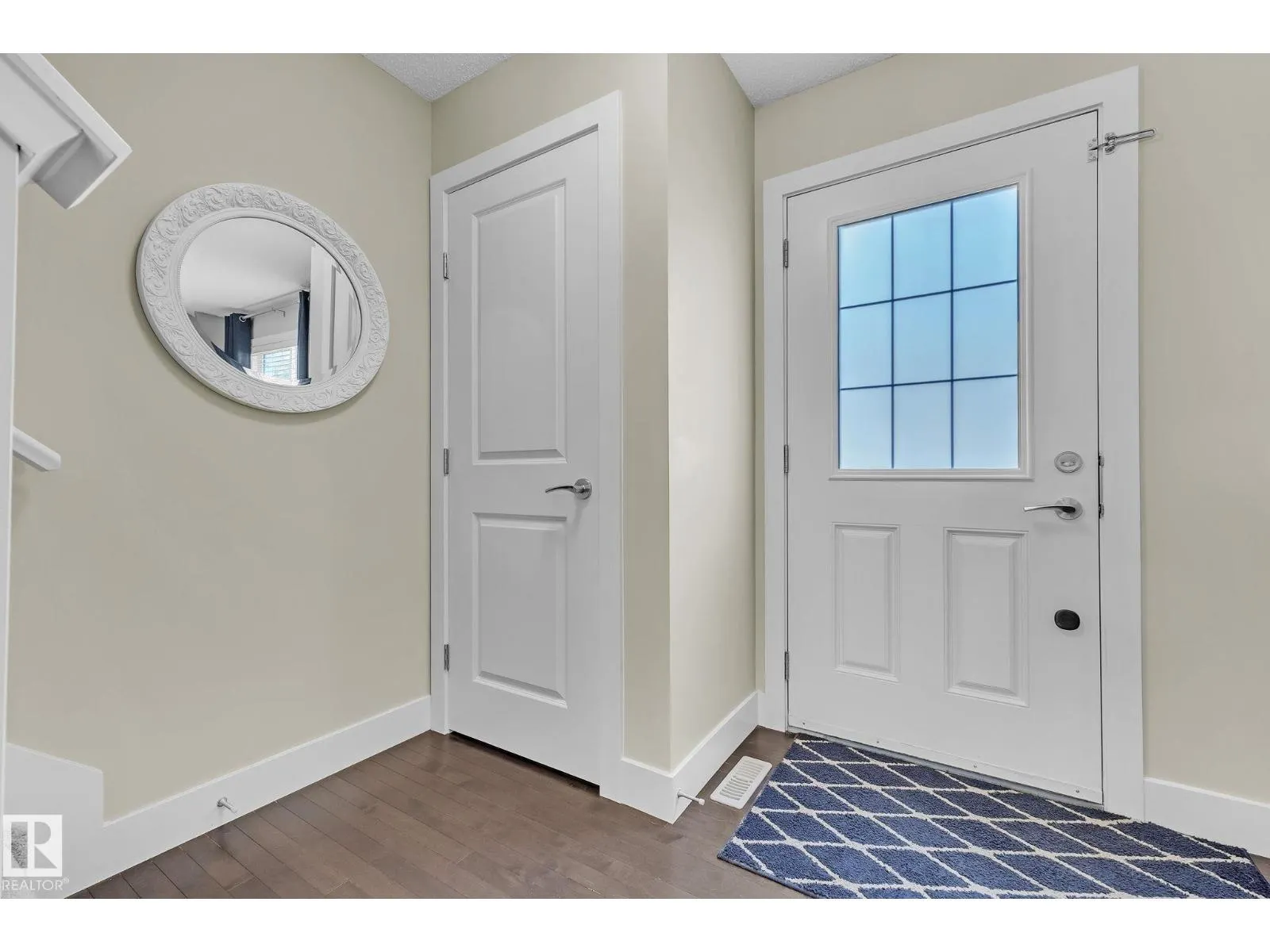 #27 2922 MAPLE WY NW