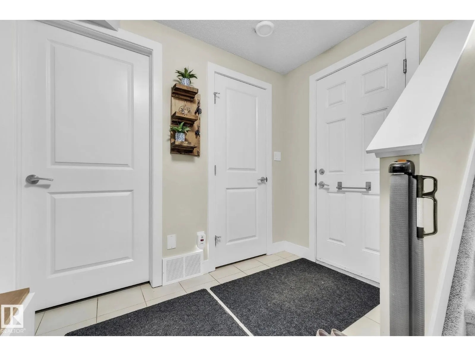 #27 2922 MAPLE WY NW