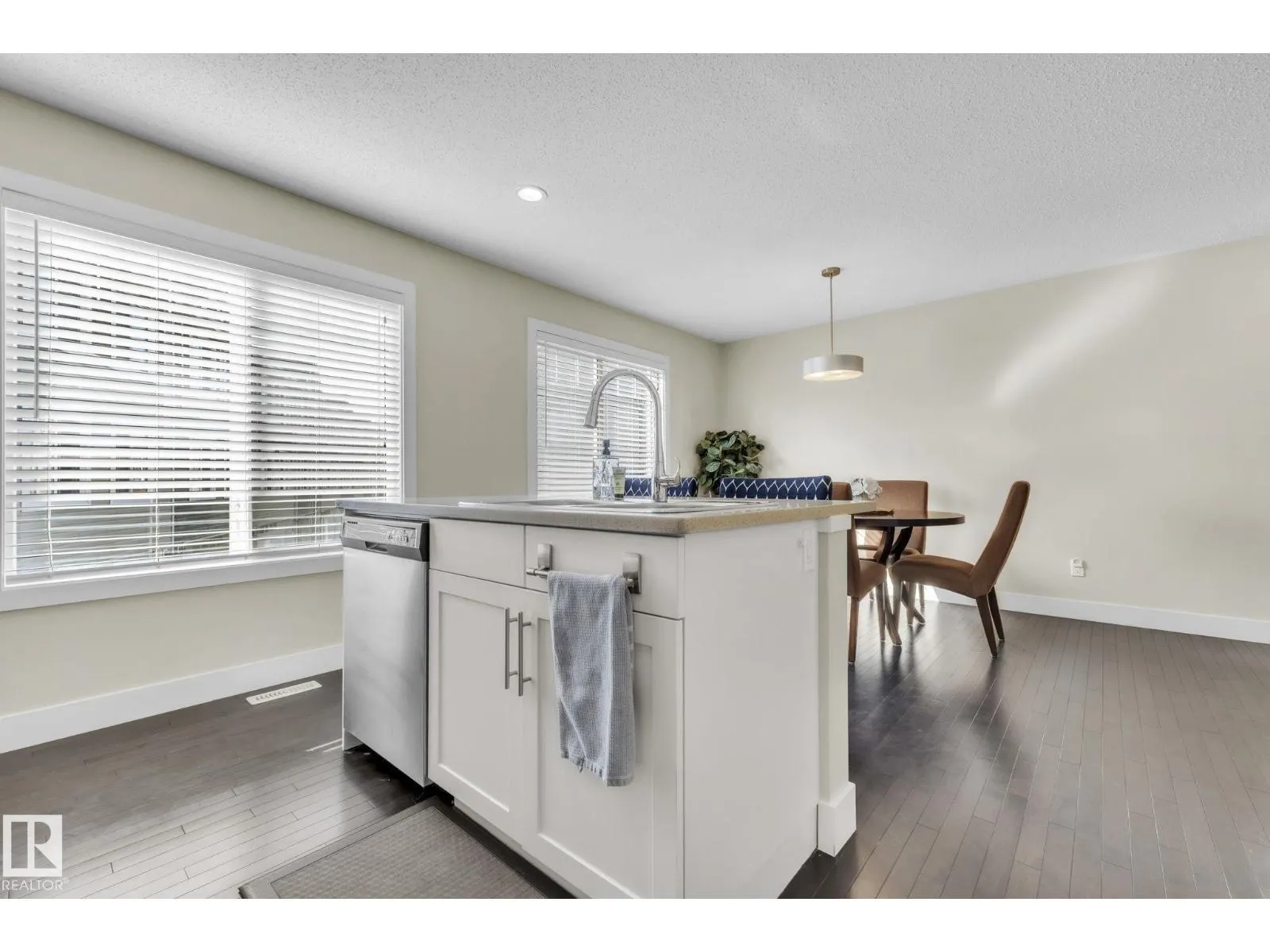 #27 2922 MAPLE WY NW