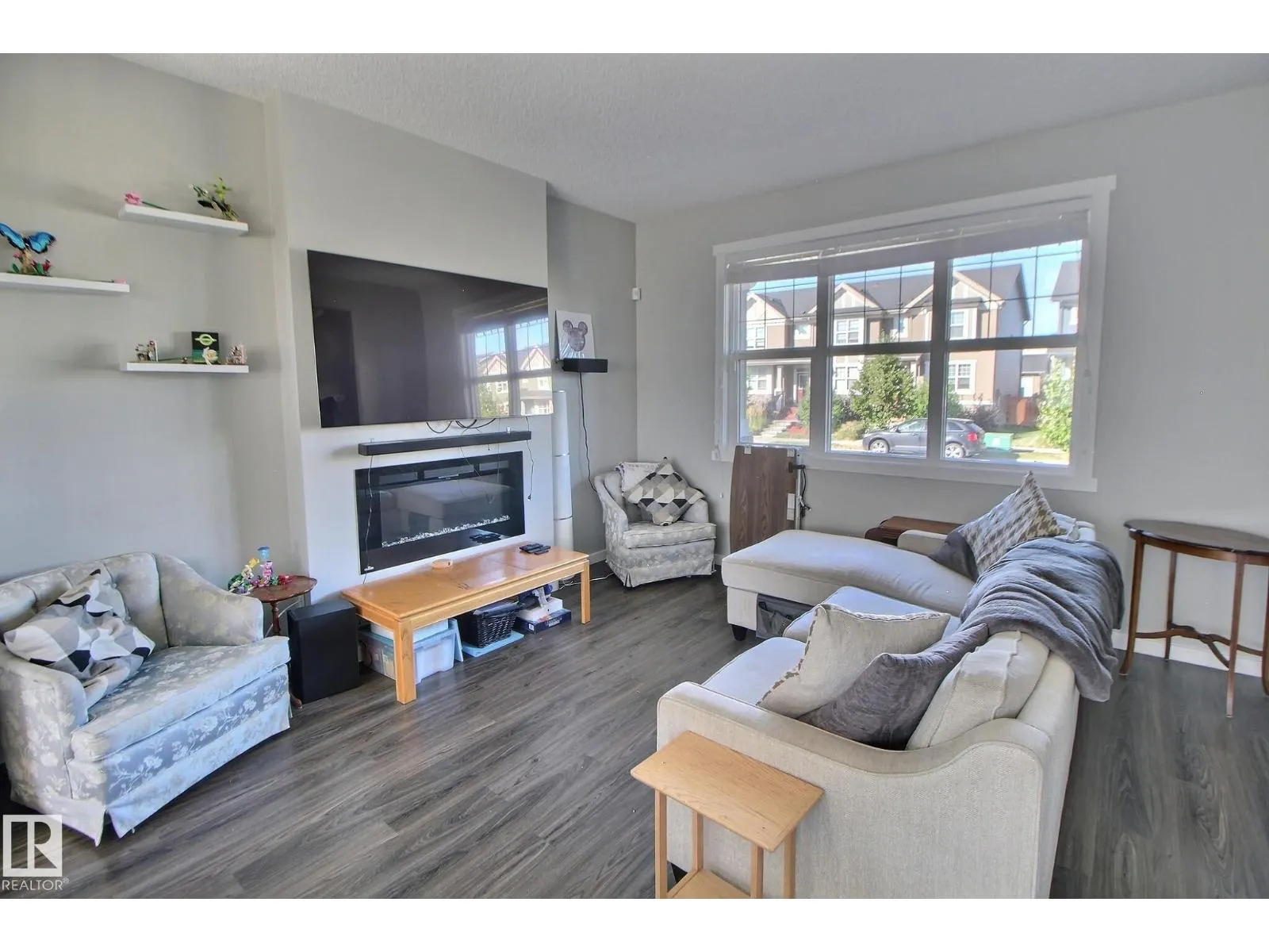 2271 GLENRIDDING BV SW