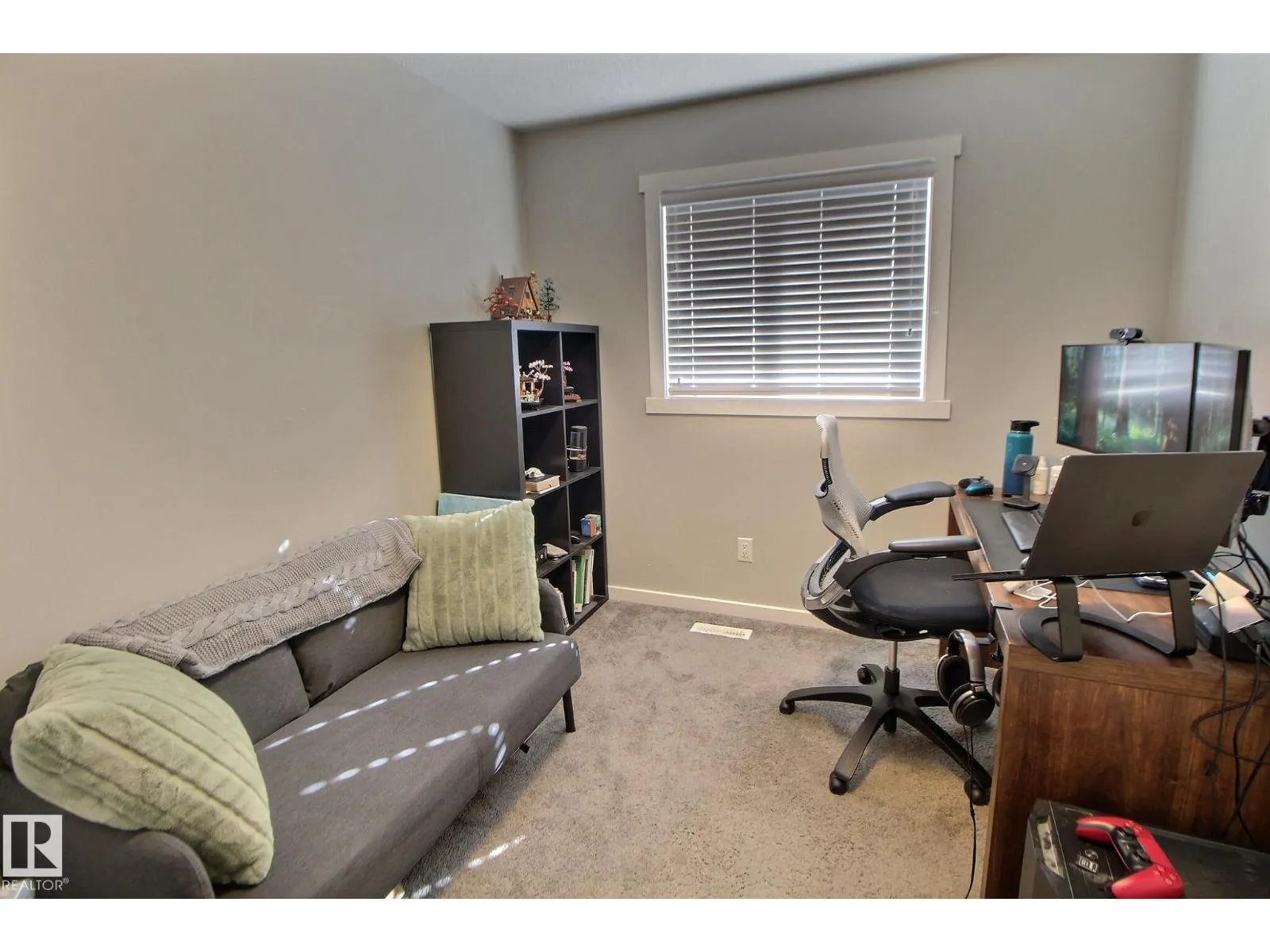 2271 GLENRIDDING BV SW