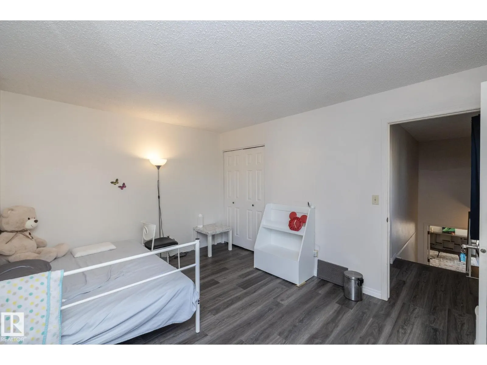 14834 43 AV NW