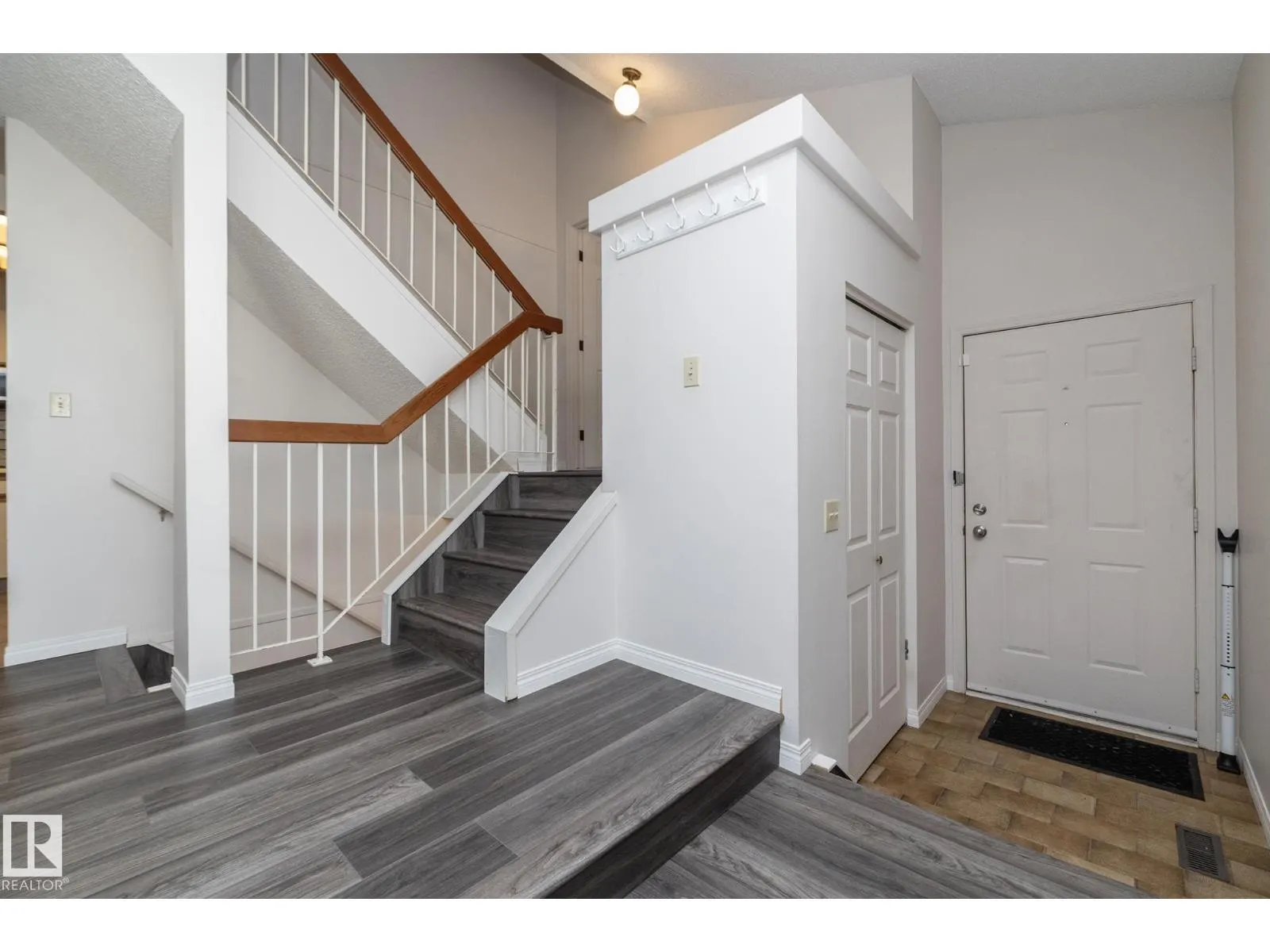 14834 43 AV NW