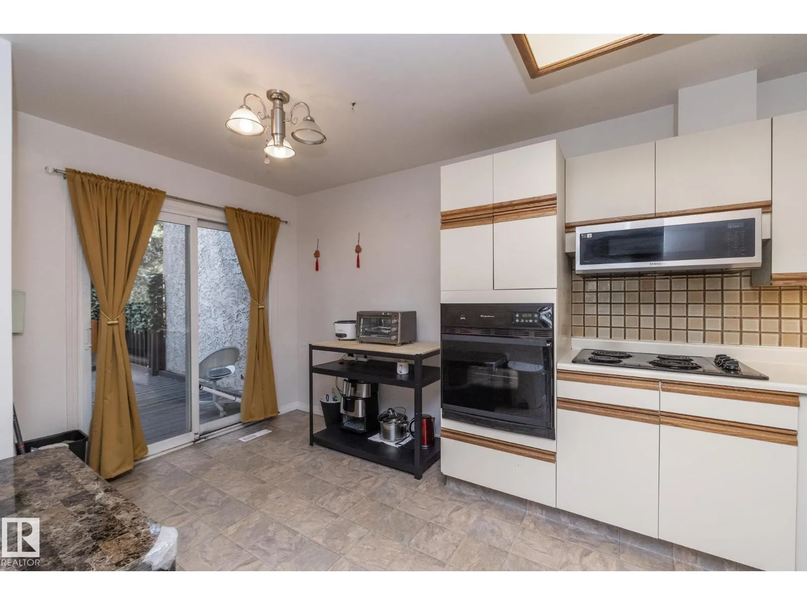 14834 43 AV NW