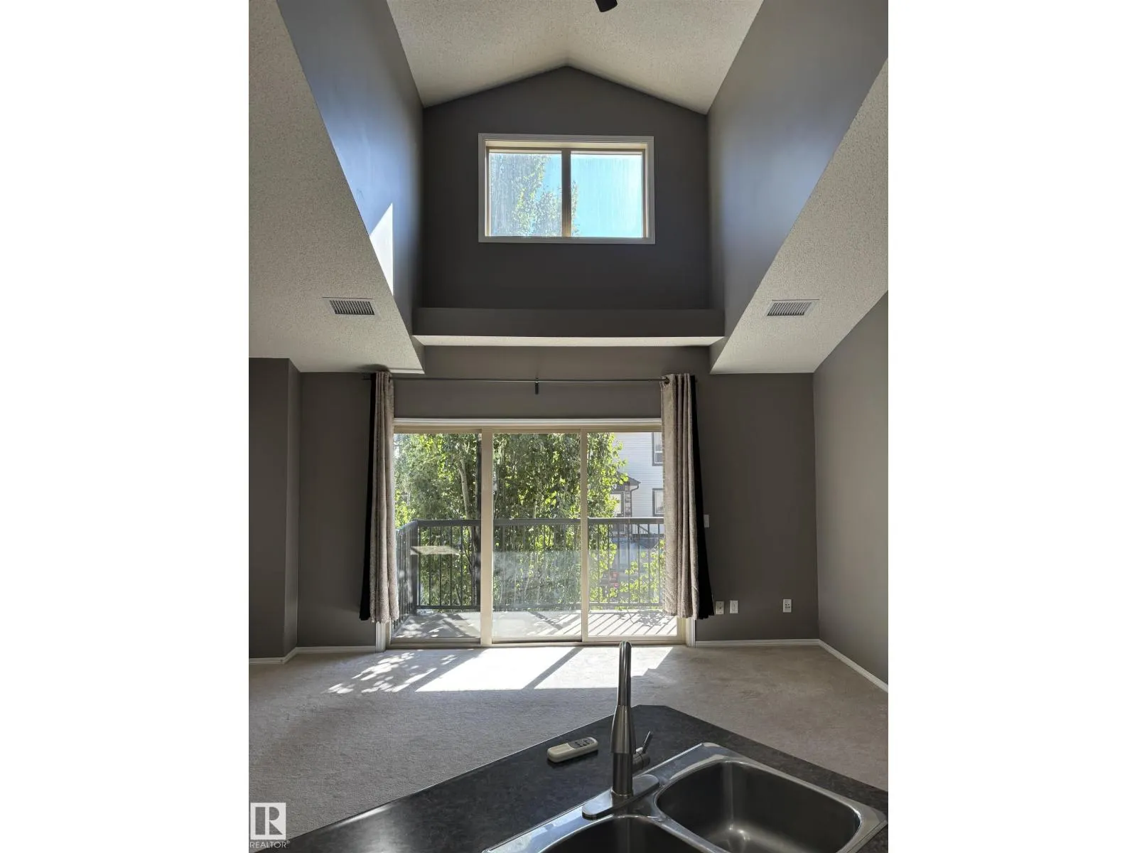 #19 604 62 ST SW
