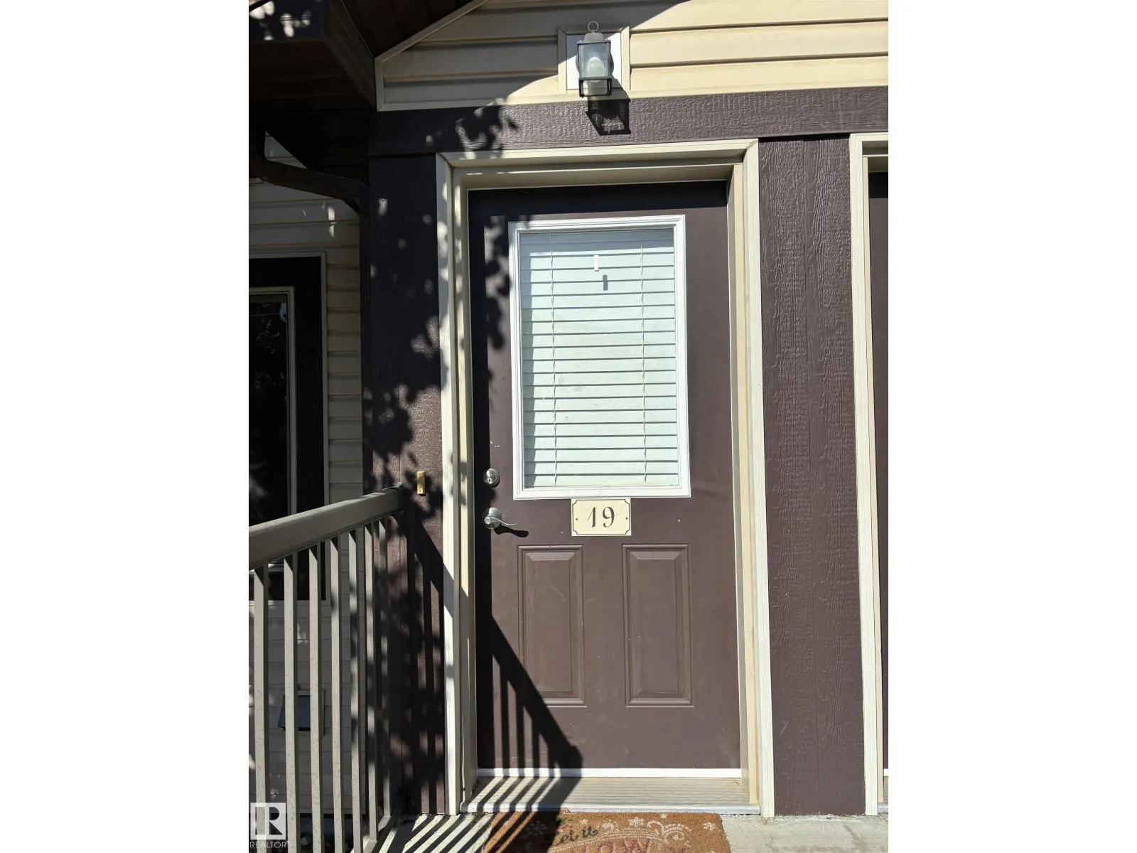 #19 604 62 ST SW