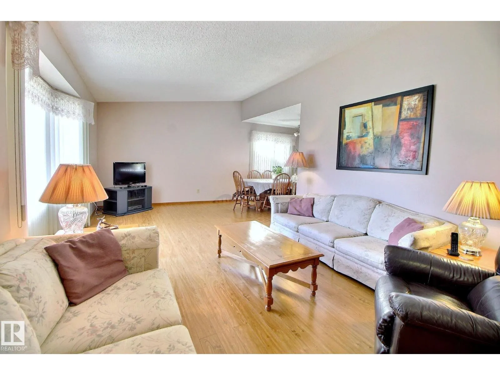 15208 58 ST NW