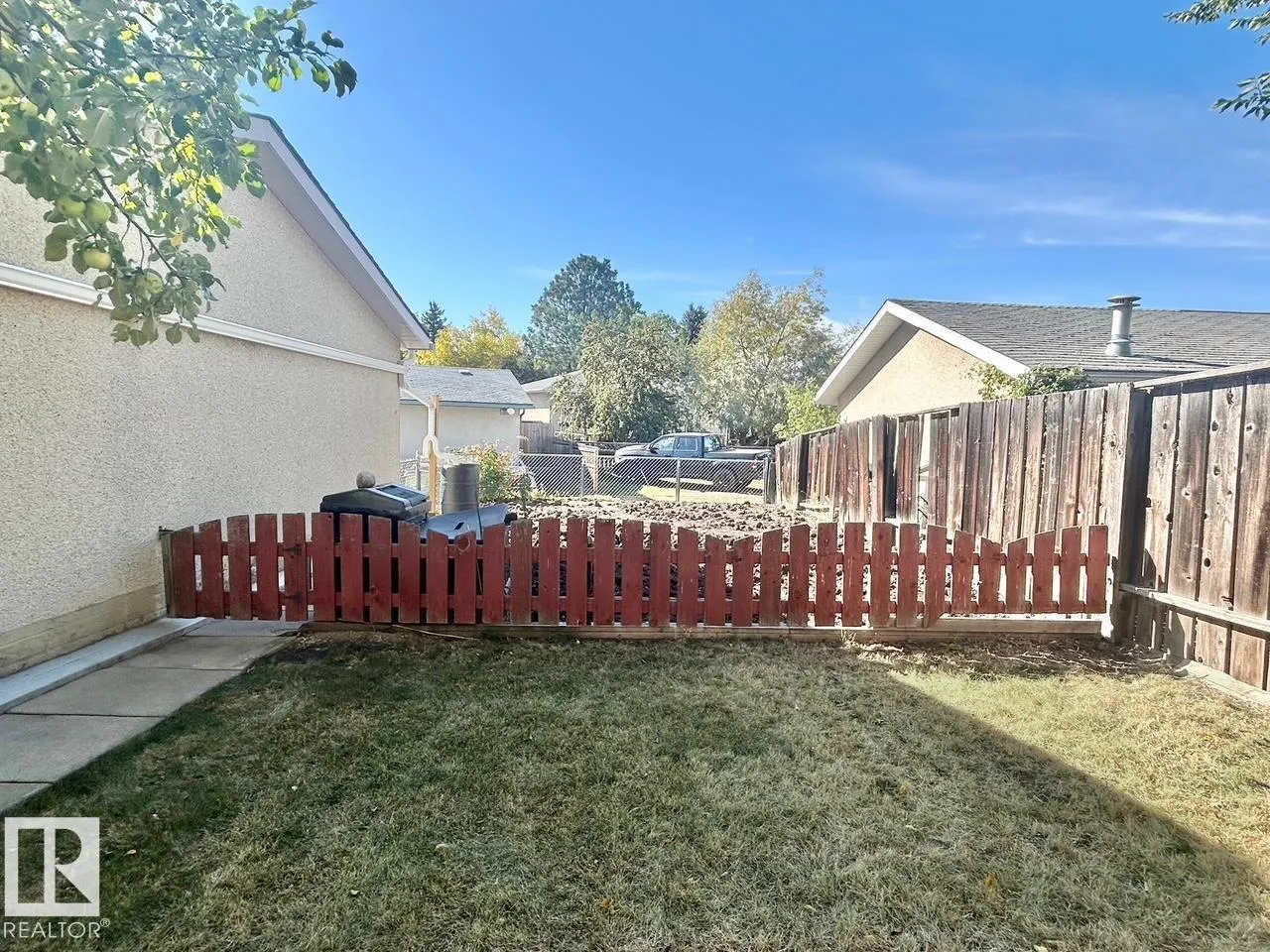 15208 58 ST NW