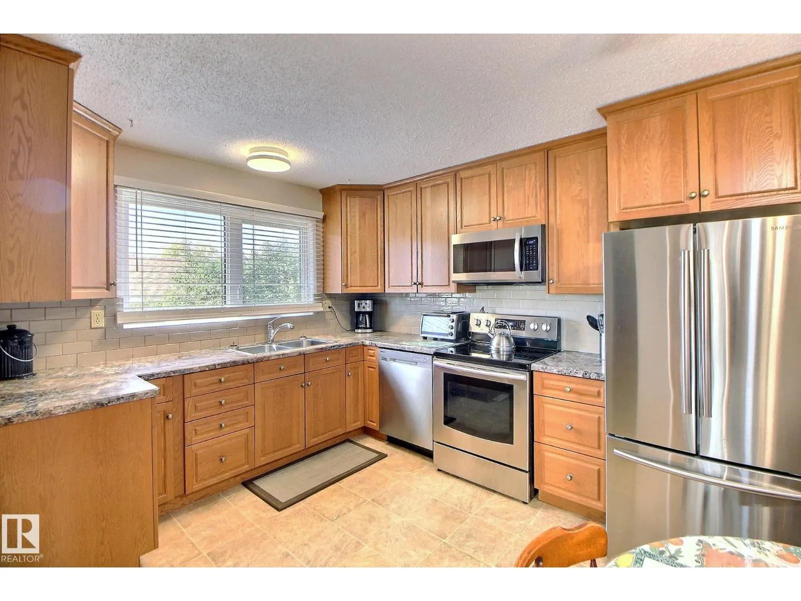 15208 58 ST NW