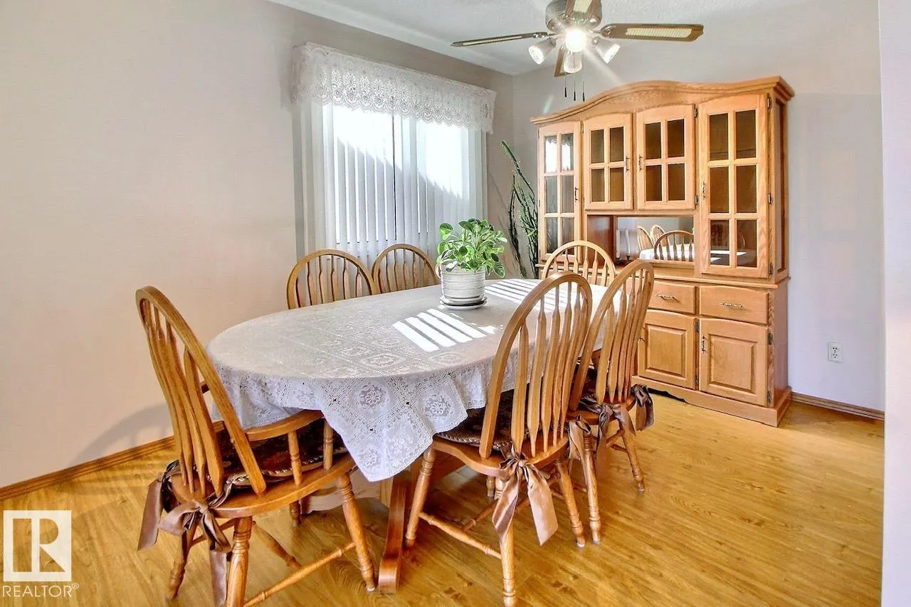 15208 58 ST NW