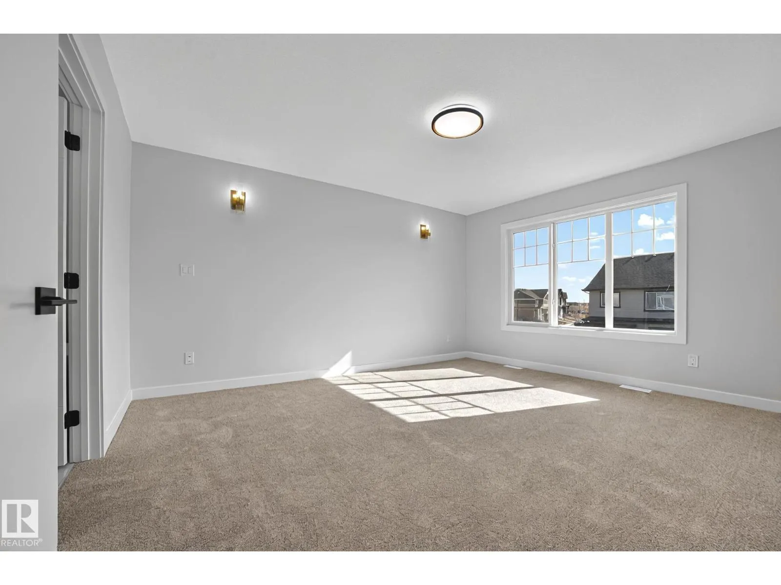 142 Larch Crescent