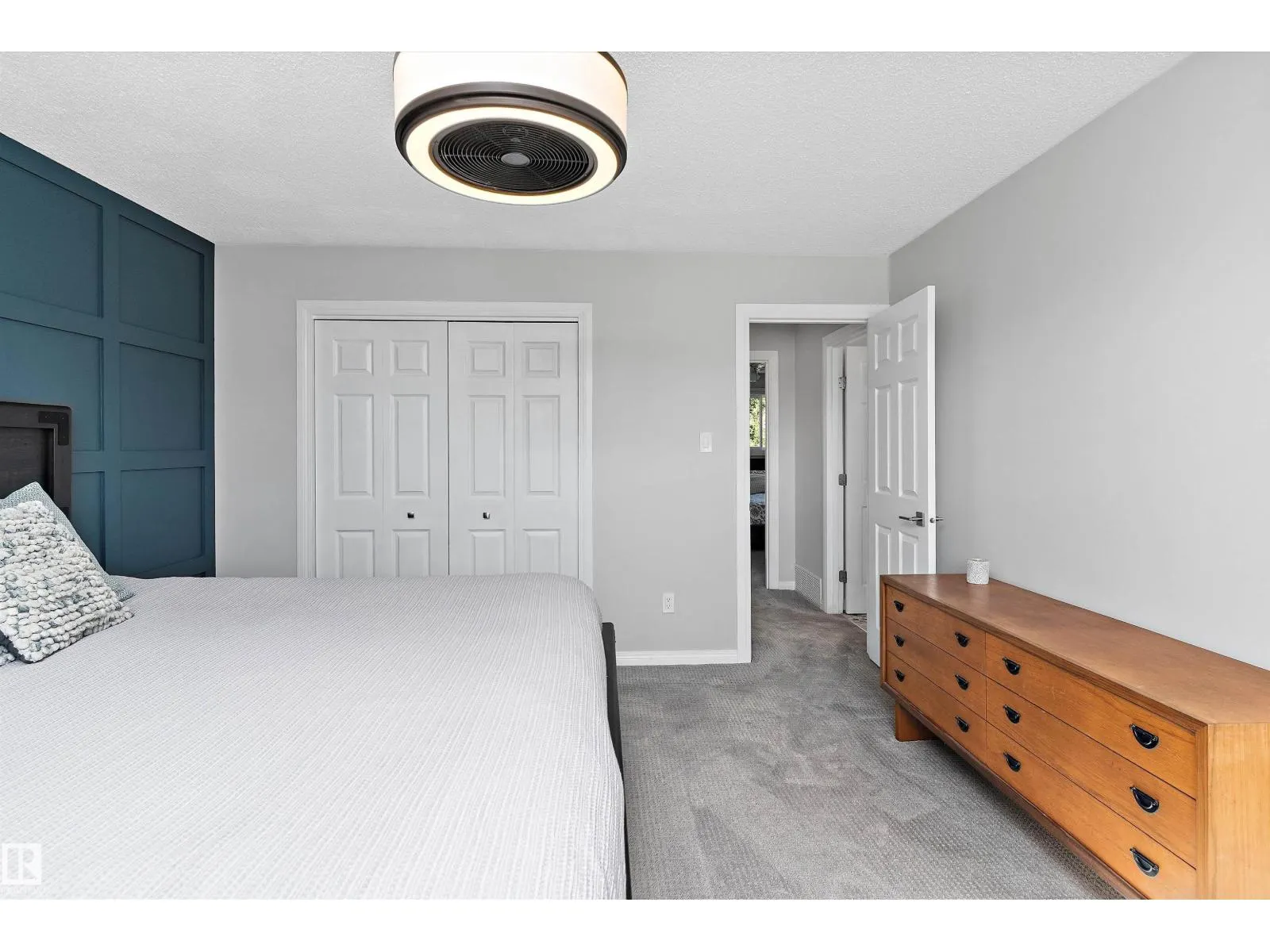 11174 35 AV NW