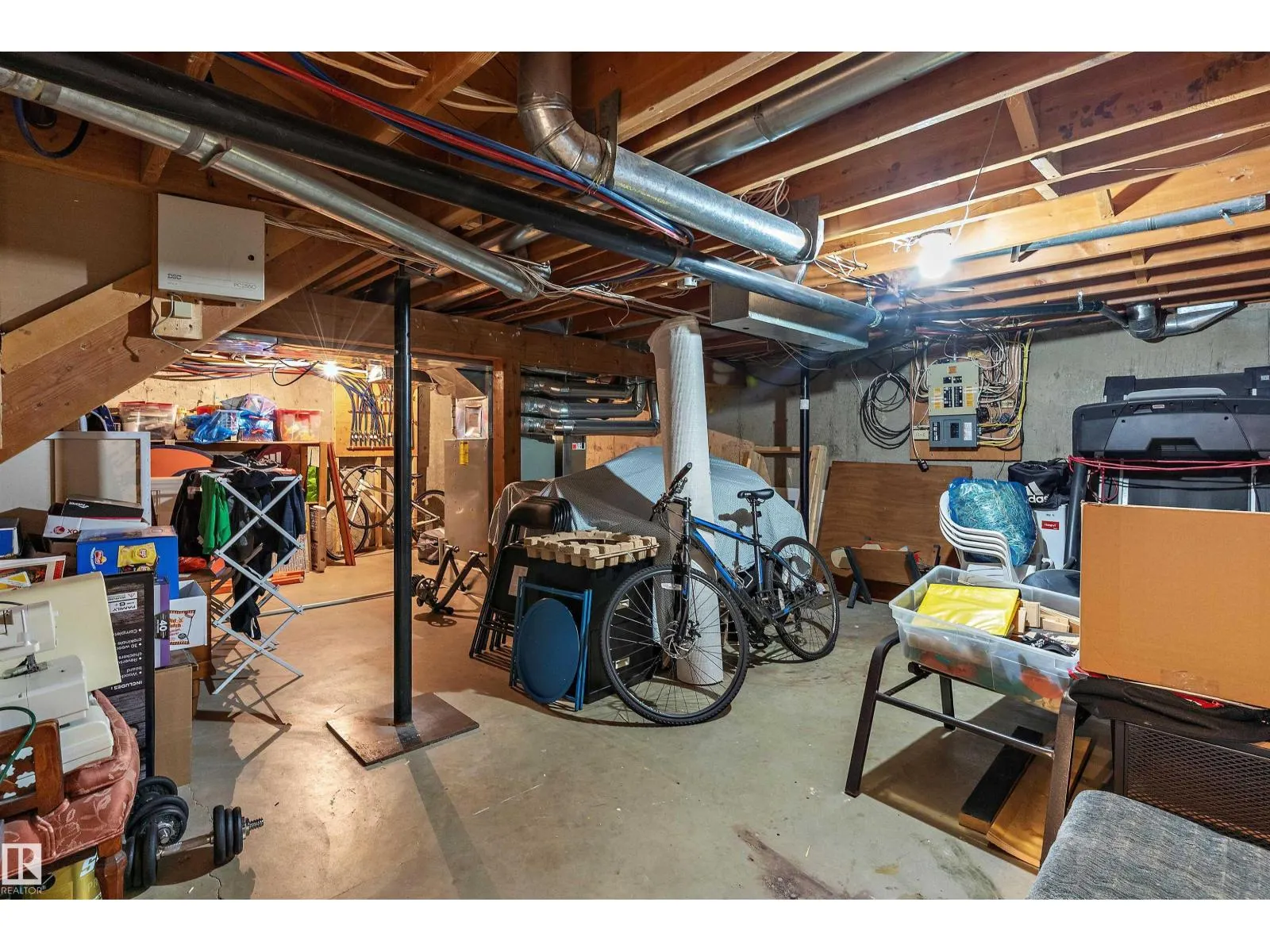 11174 35 AV NW