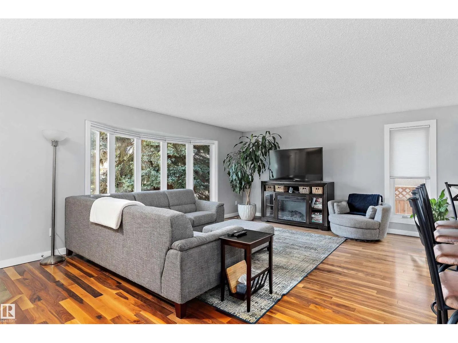 11174 35 AV NW